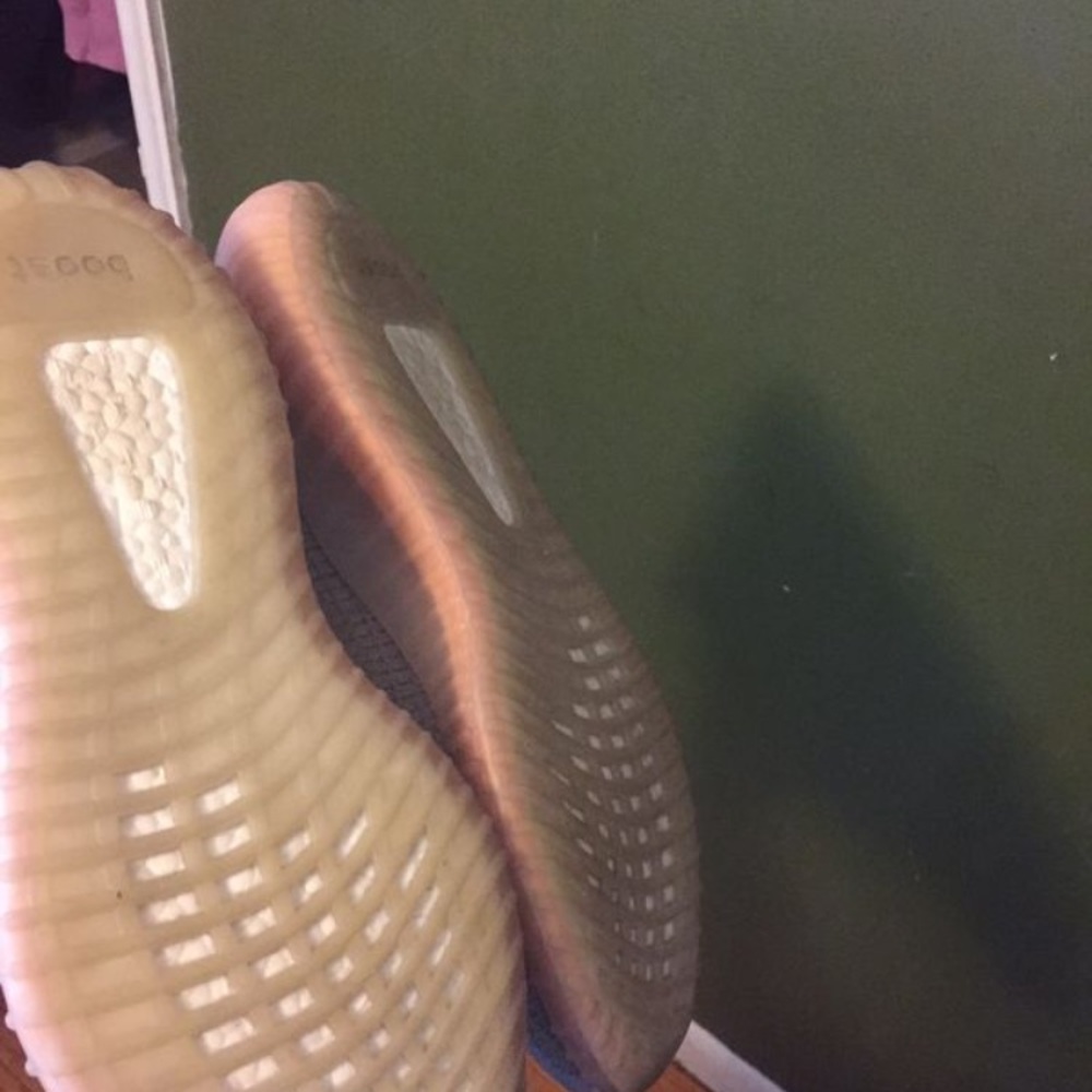 Yeezy - Picture 5 of 5